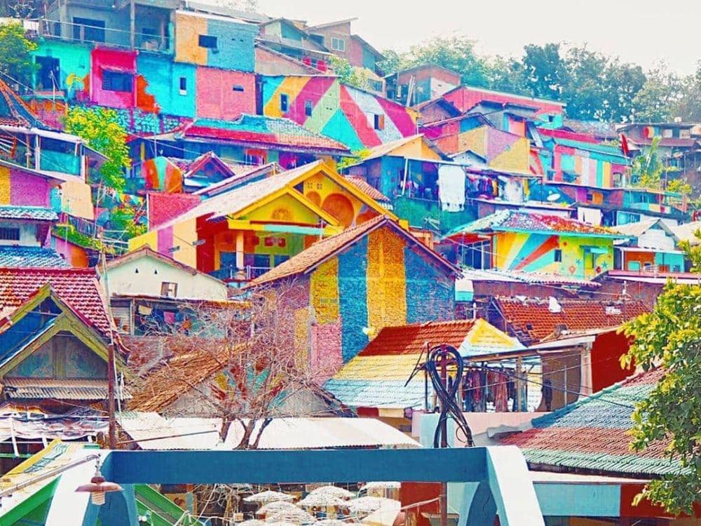 Potensi Wisata Kampung Pelangi dan Taman Kasmaran Semarang Meredup