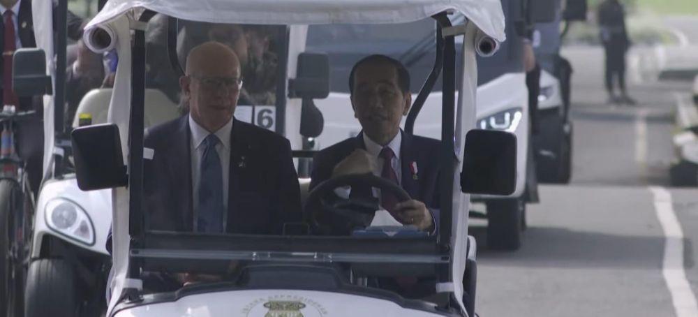 Jokowi Sopiri Gubernur Jenderal Australia Keliling Istana Bogor