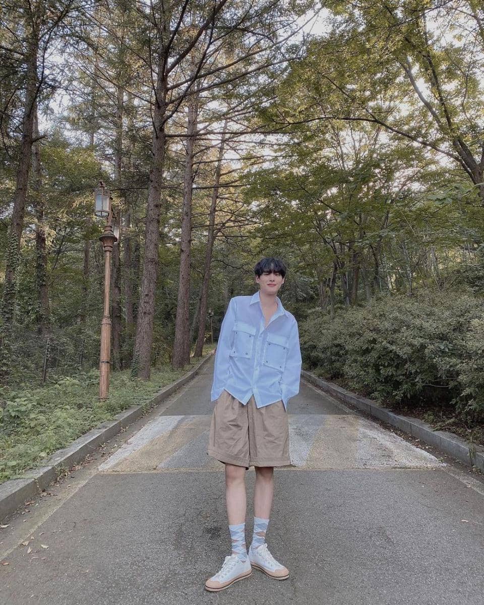 short pants ala Choi Byungchan (instagram.com/b__yccn)
