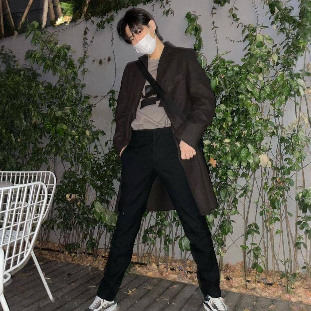 blazer ala Choi Byungchan (instagram.com/b__yccn)
