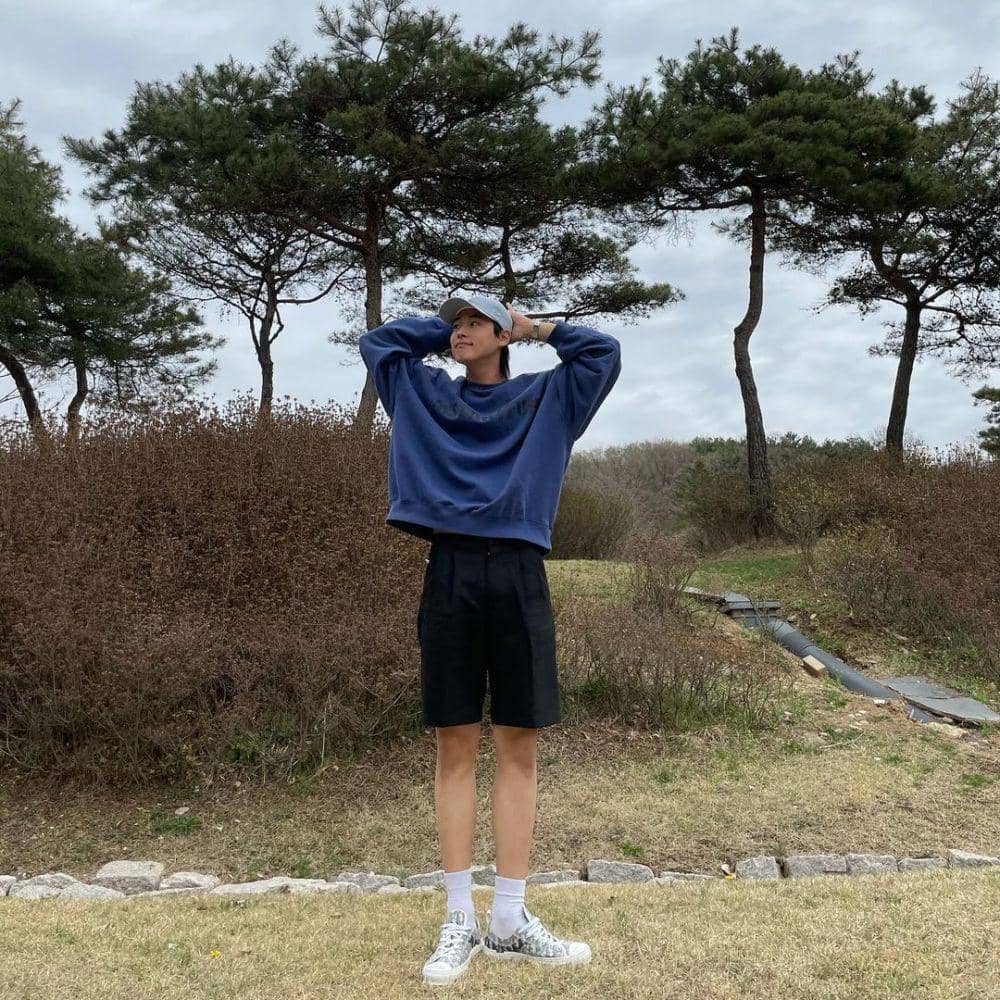 short pants ala Choi Byungchan (instagram.com/b__yccn)