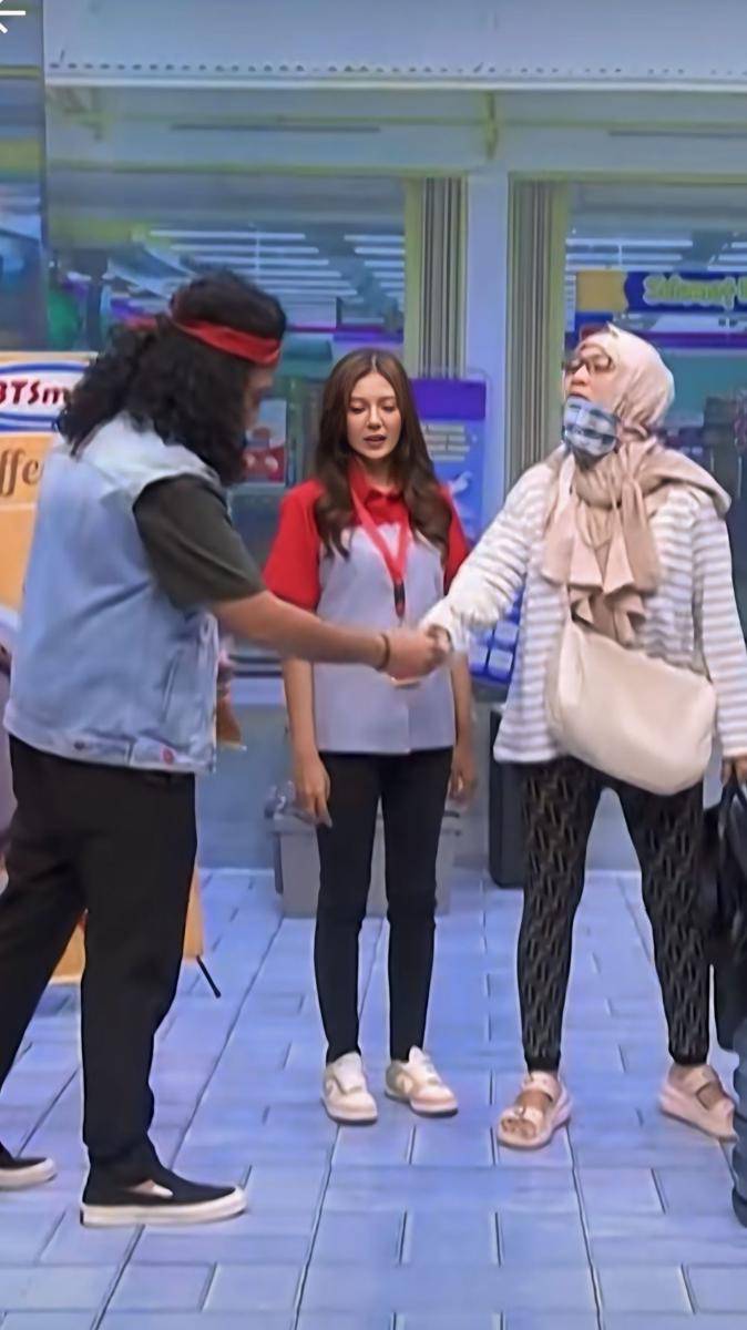 potret Hesti Purwadinata cosplay jadi ibu pengemis viral (tiktok.com/officialtrans7)