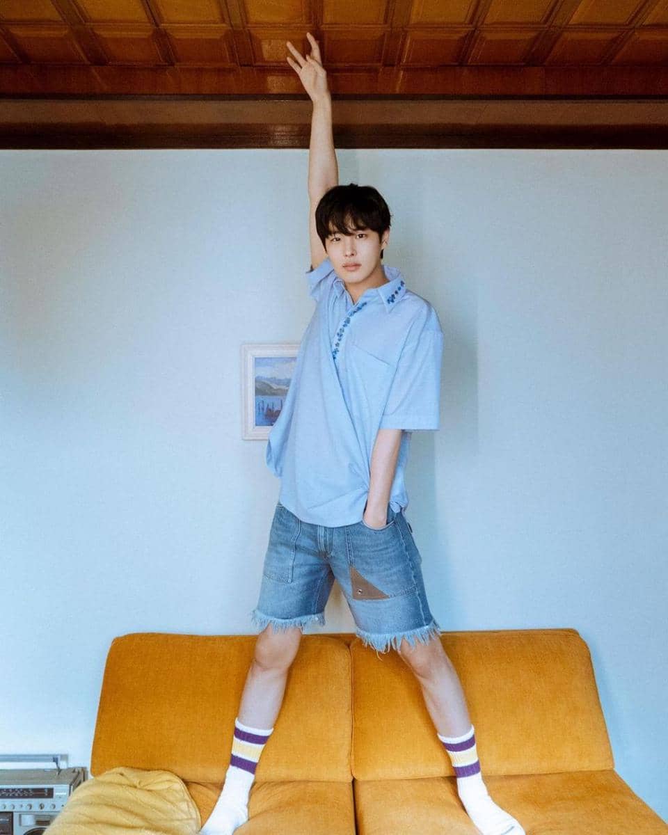 short pants ala Choi Byungchan (instagram.com/b__yccn)