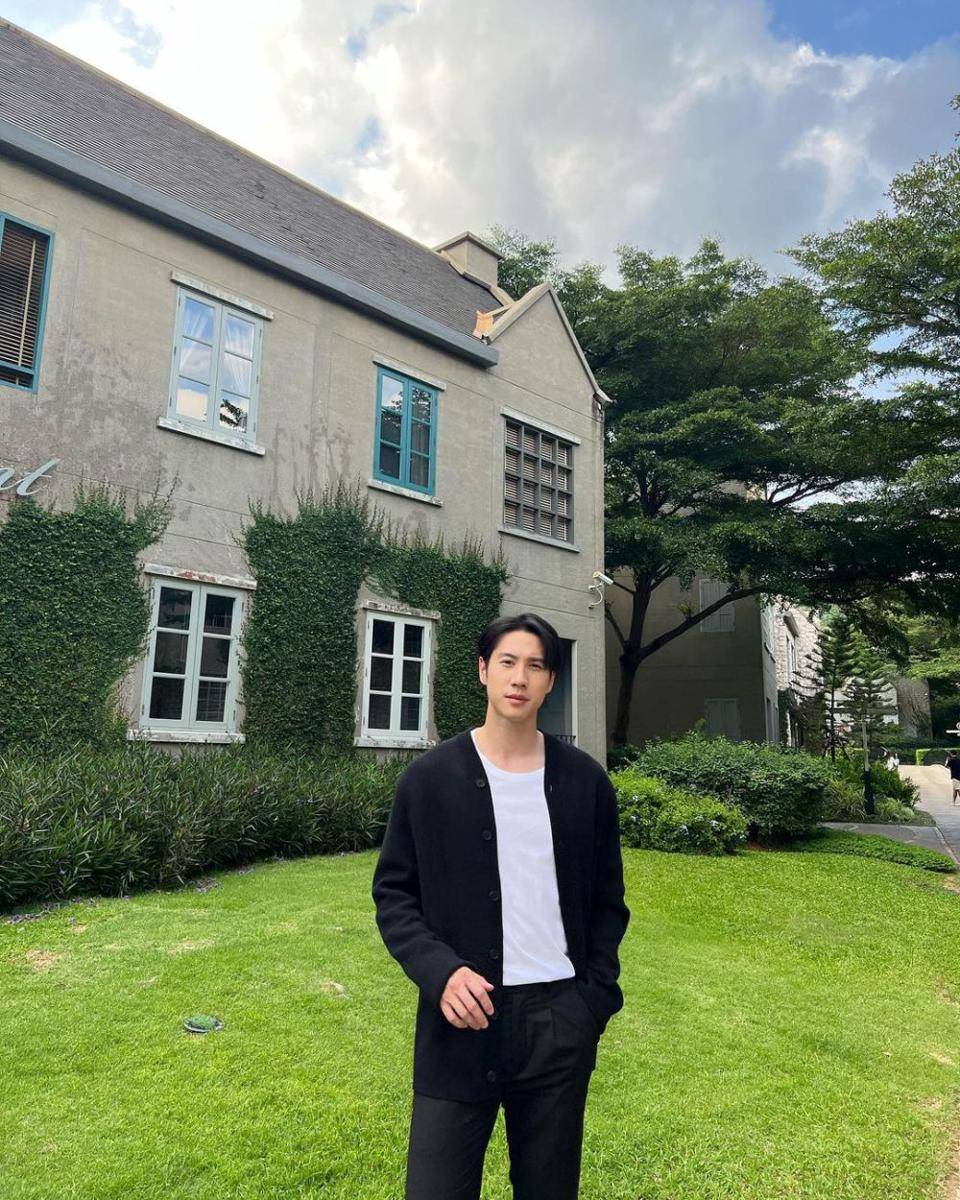 potret outfit first date ala Bright Rapheephong (instagram.com/brightrpp)