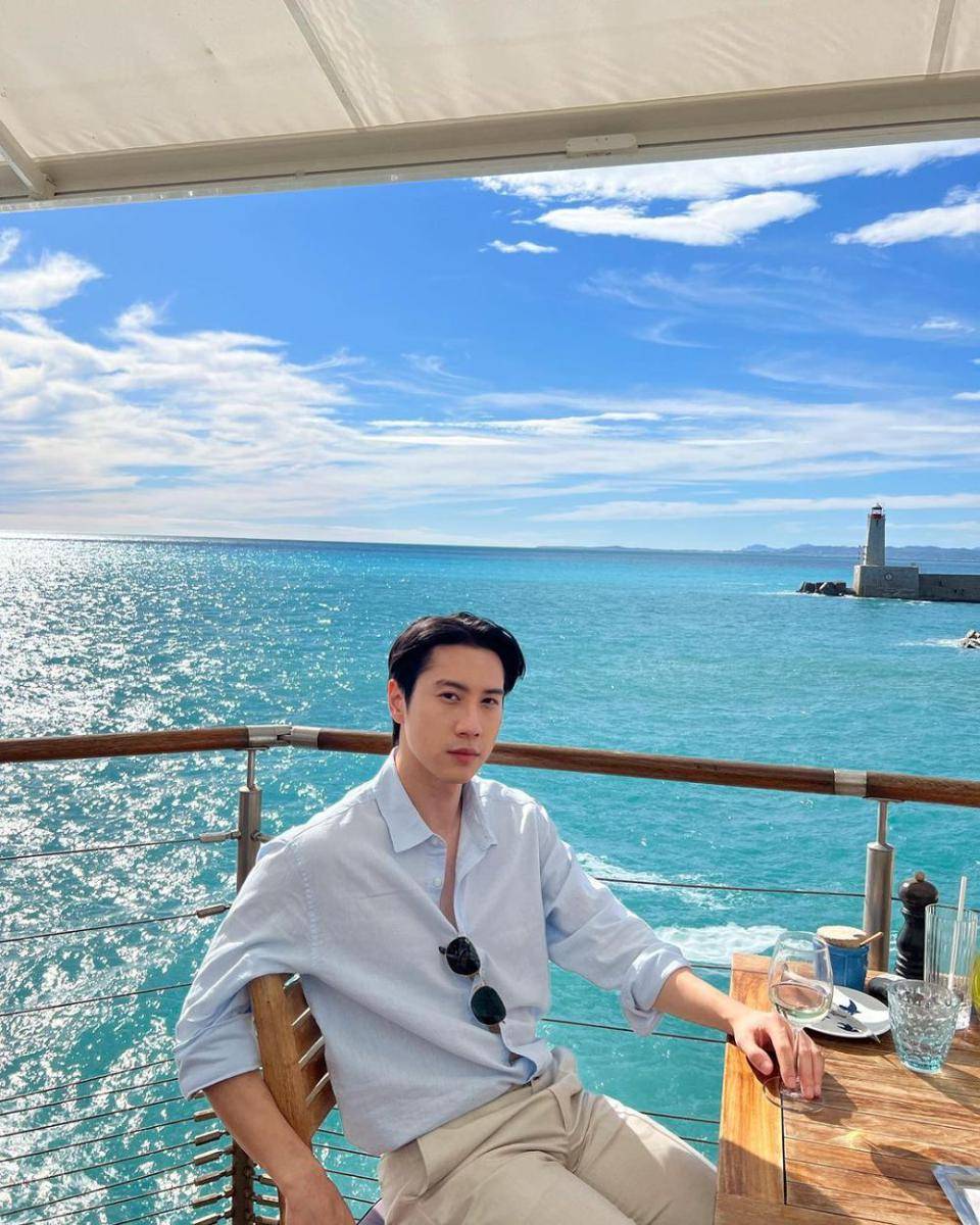 potret outfit first date ala Bright Rapheephong (instagram.com/brightrpp)