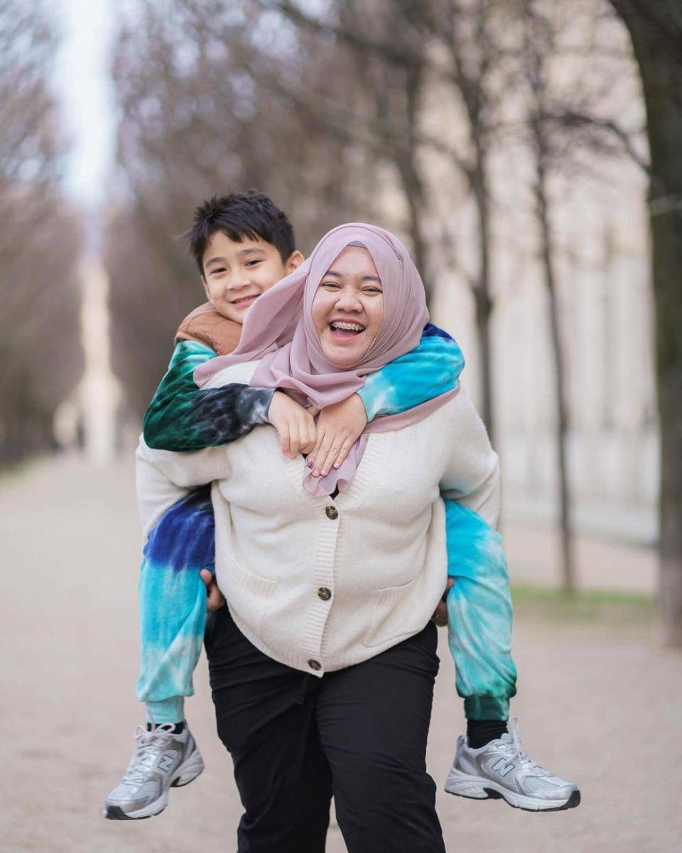 potret Mbak Lala dan Rafathar (instagram.com/shela_lala96)