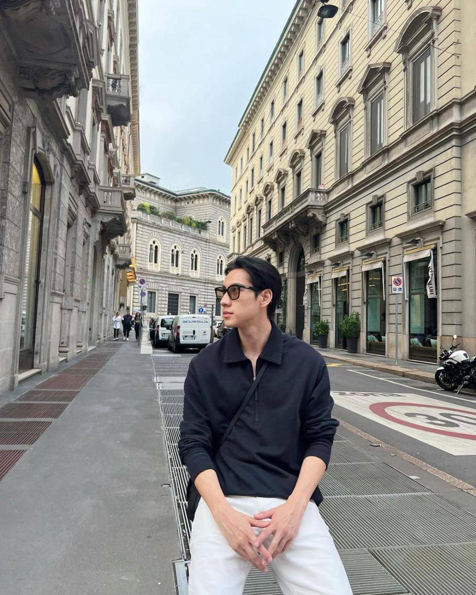 potret outfit first date ala Bright Rapheephong (instagram.com/brightrpp)
