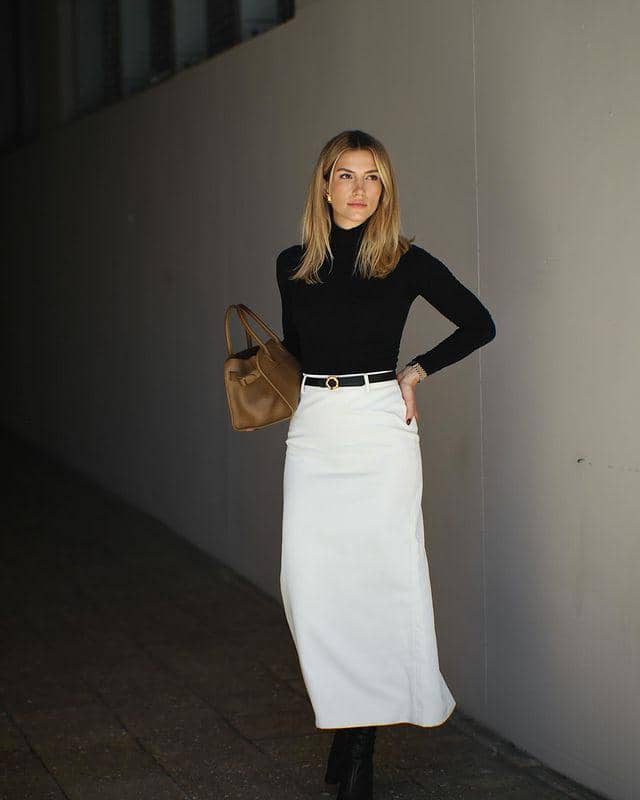 Inspirasi gaya casual long skirt untuk hijabers (Instagram.com/cassdimicco)