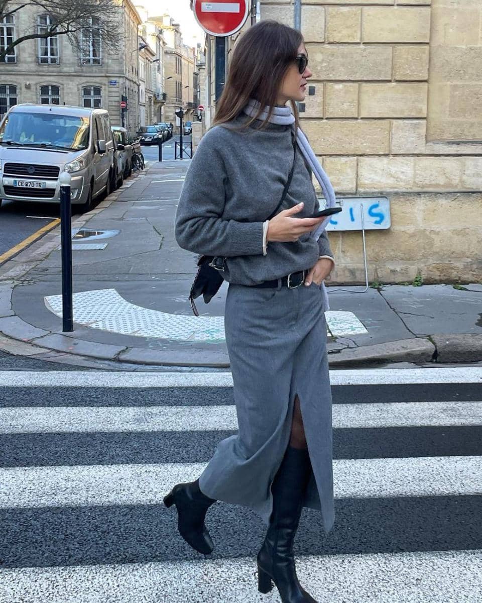 Inspirasi gaya casual long skirt untuk hijabers (Instagram.com/annelauremais)