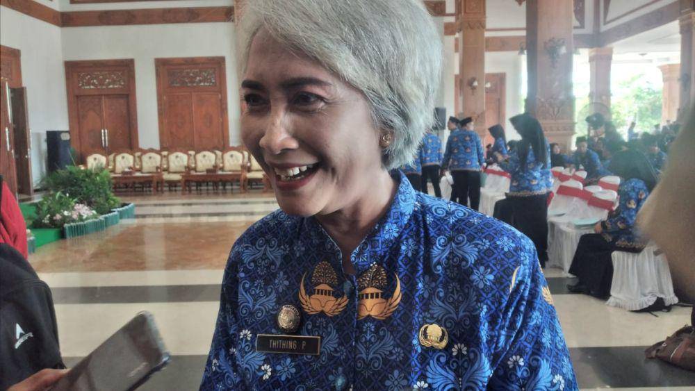 Thiting dilantik sebagai Pegawai Pemerintah dengan Perjanjian Kerja (P3K) di Pendopo Ronggo Djumeno, Kabupaten Madiun,. IDN Times/ Riyanto