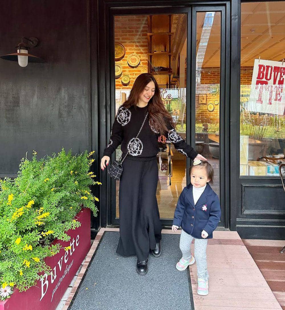 Potret Mew Nittha (instagram.com/mewnittha)
