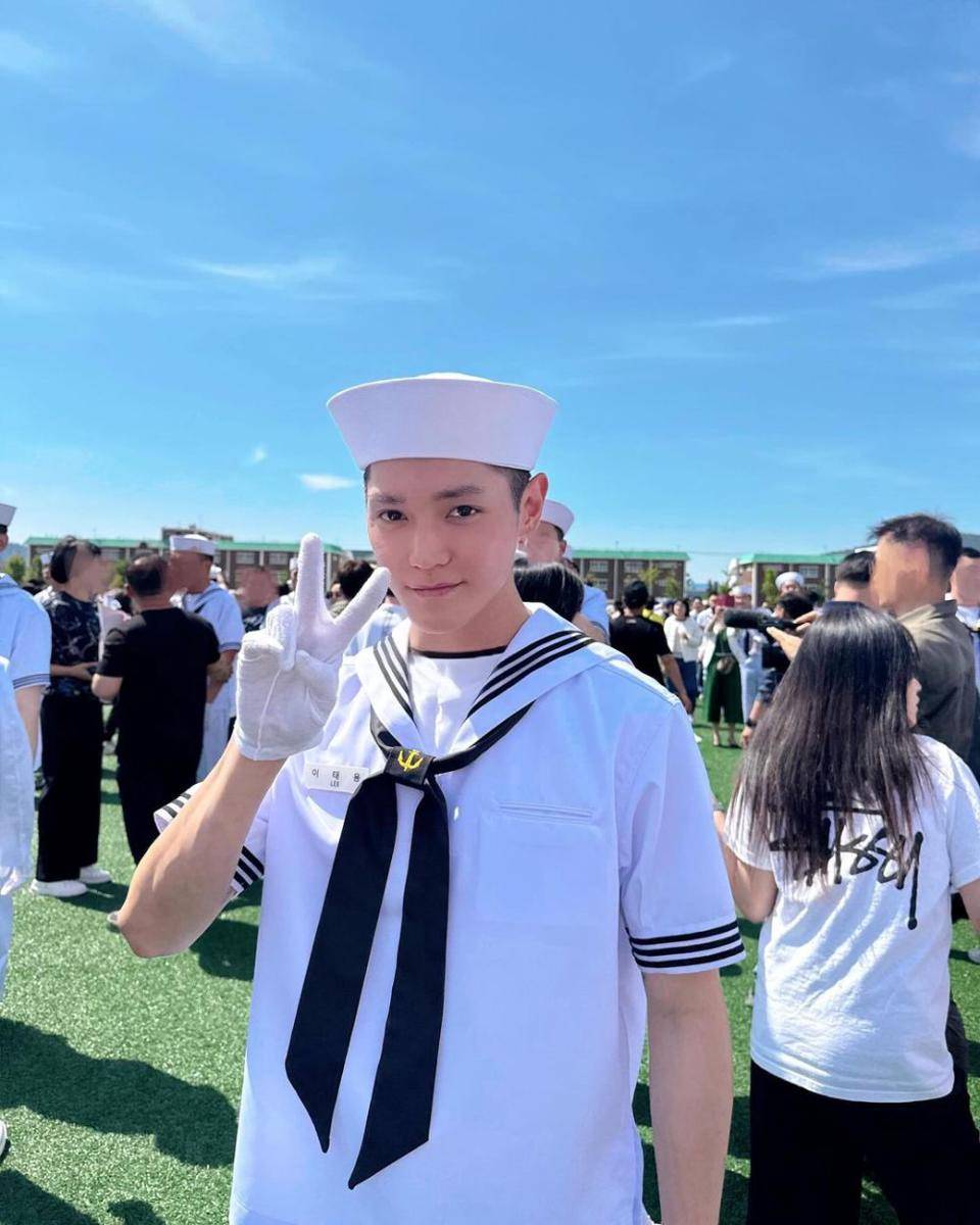 Potret Taeyong NCT di upacara kelulusan pasukan marinir Korsel (instagram.com/nct)
