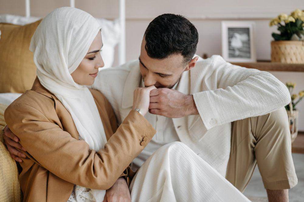 ilustrasi pasangan yang saling mendukung (pexels.com/Pavel Danilyuk)