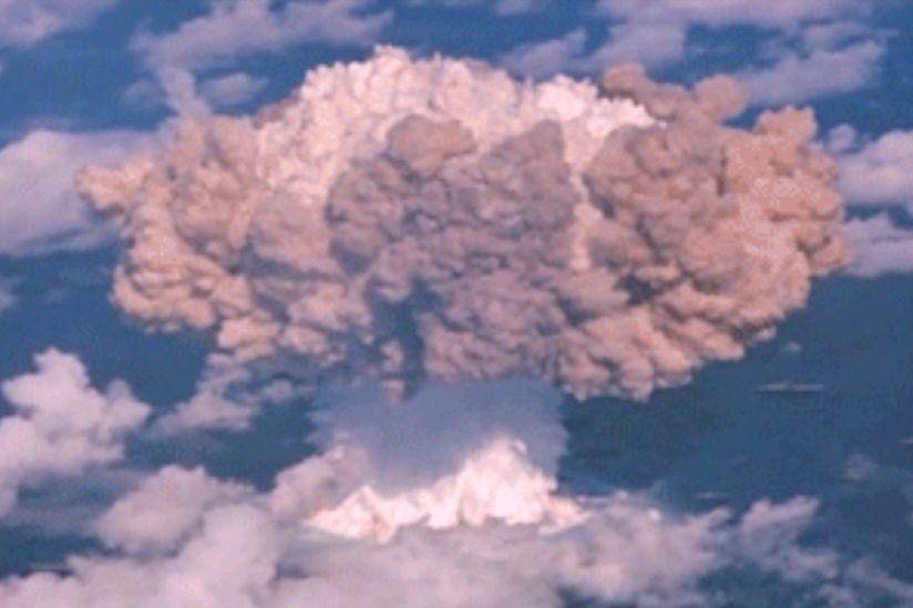 ledakan pada Operation Crossroads pada (25/7/1946) (commons.wikimedia.org/United States Department of Defense/U.S. Army or the U.S. Navy/Library of Congress)