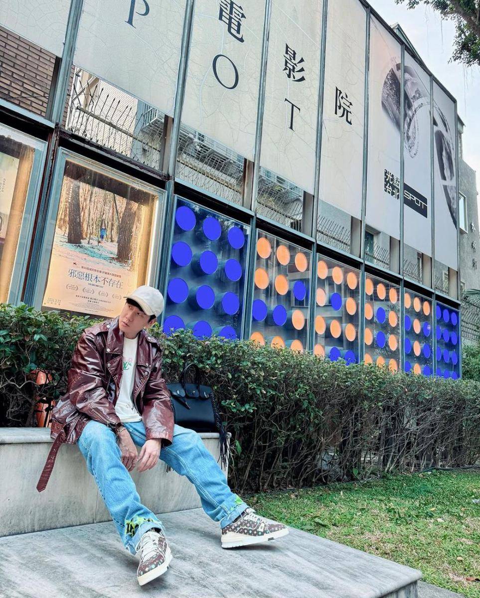 JJ Lin (instagram.com/jjlin)