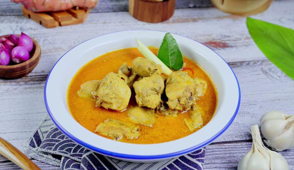Resep Kari Ayam Bumbu Kuning, Gurih dan Kuahnya Kental!