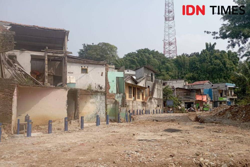 ilustrasi Normalisasi Sungai Ciliwung (IDN Times/Dini Suciatiningrum)