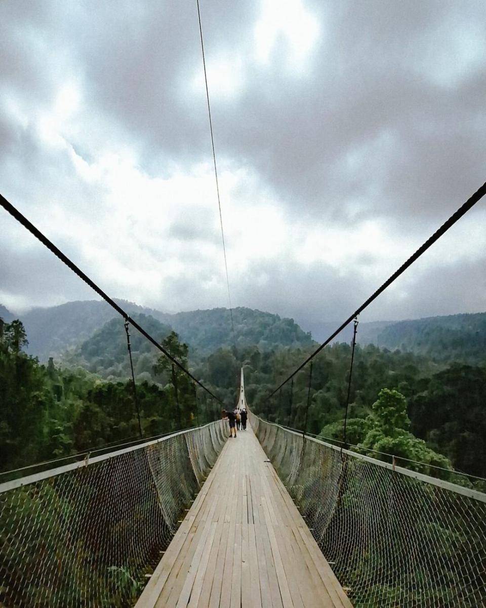 potret jembatan gantung di Lembah Purba (instagram.com/ratnadjunaedi)