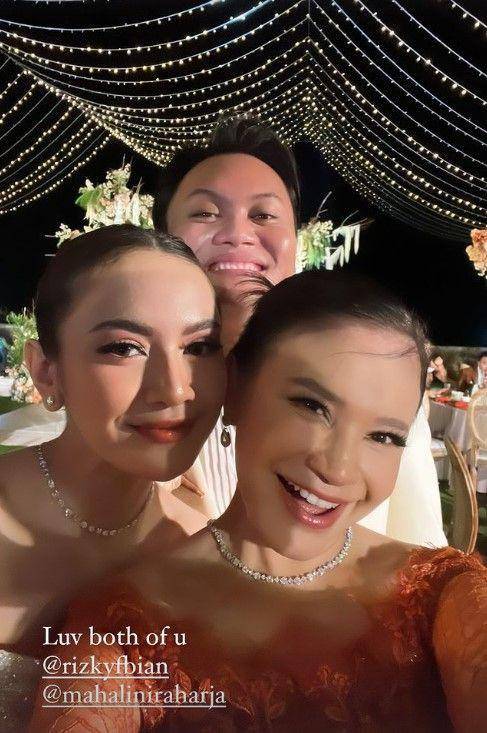 Nia Ramadhani dan Rossa (Instagram.com/rizkyfbian)
