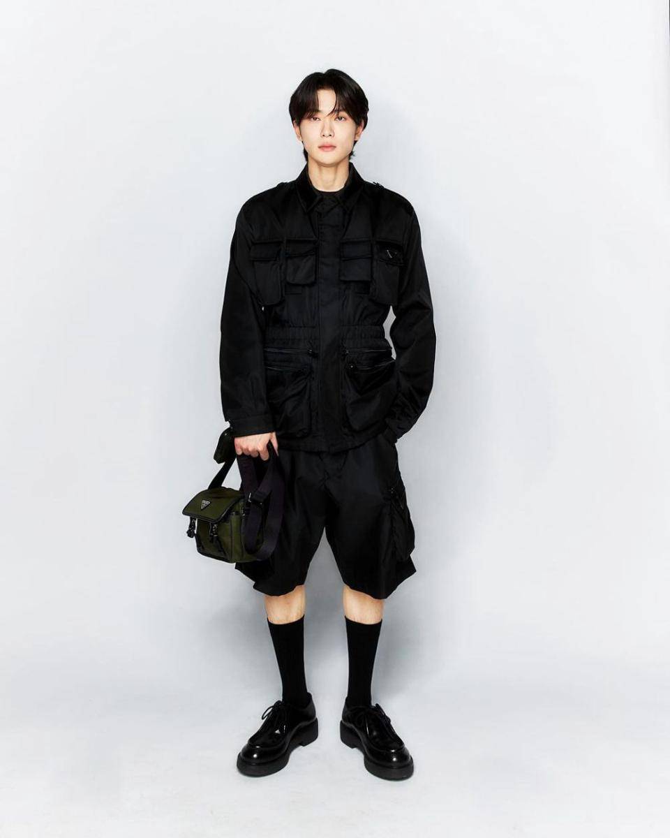 inspirasi black outfit ala Jaehyun NCT (instagram.com/_jeongjaehyun)