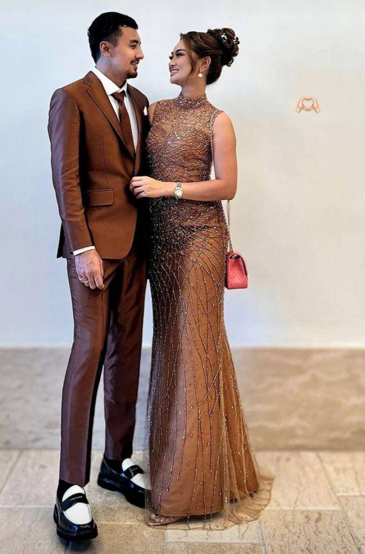 Potret keluarga di resepsi kedua Mahalini (Instagram.com/nindypricilia)