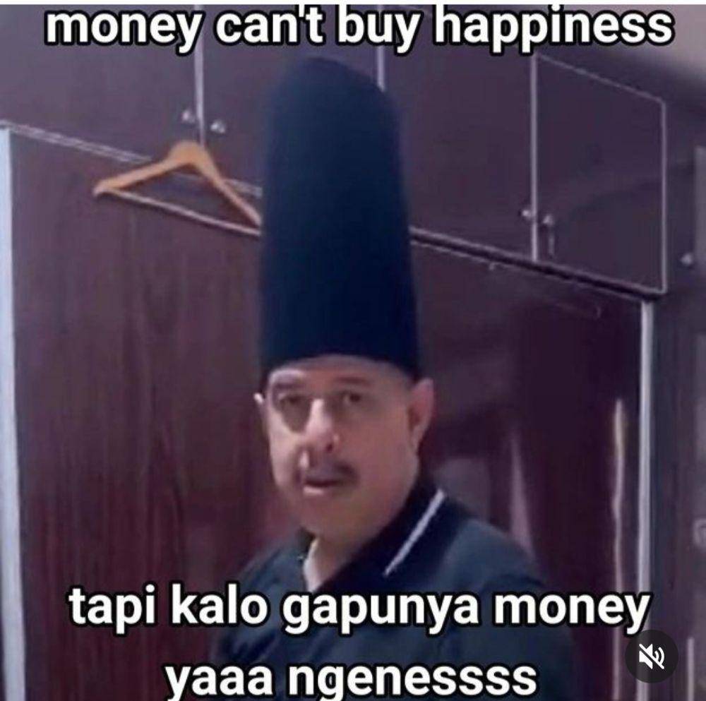 meme uang gak bisa beli kebahagiaan (instagram.com/iverre_y0ur)