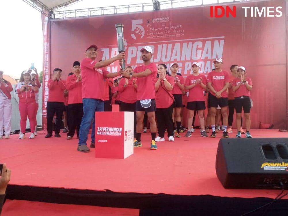 PDIP Ajak 30 Pelari Bawa Api Abadi Mrapen ke Rakernas Ancol