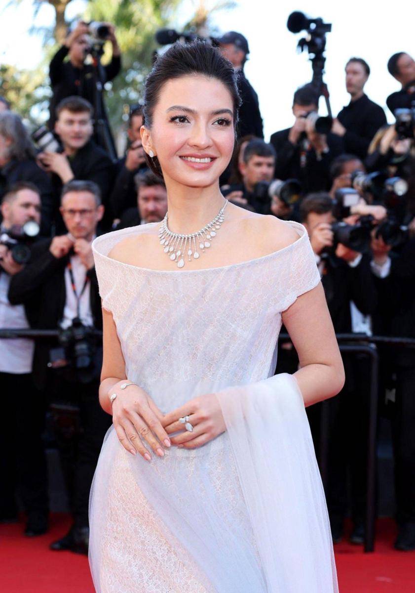 Gaya Raline Shah di Festival Film Cannes. (dok.magnifique indonesia)