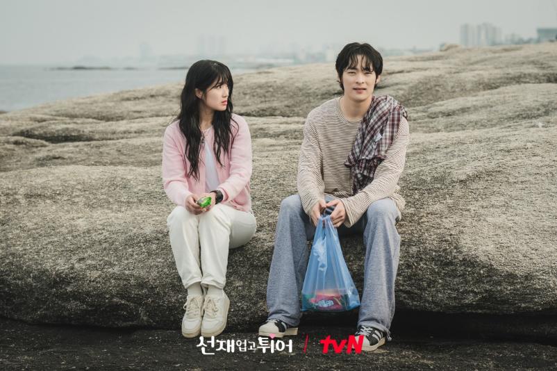 8 Pesona Im Sol yang Bikin Kim Tae Sung Jatuh Cinta di Lovely Runner