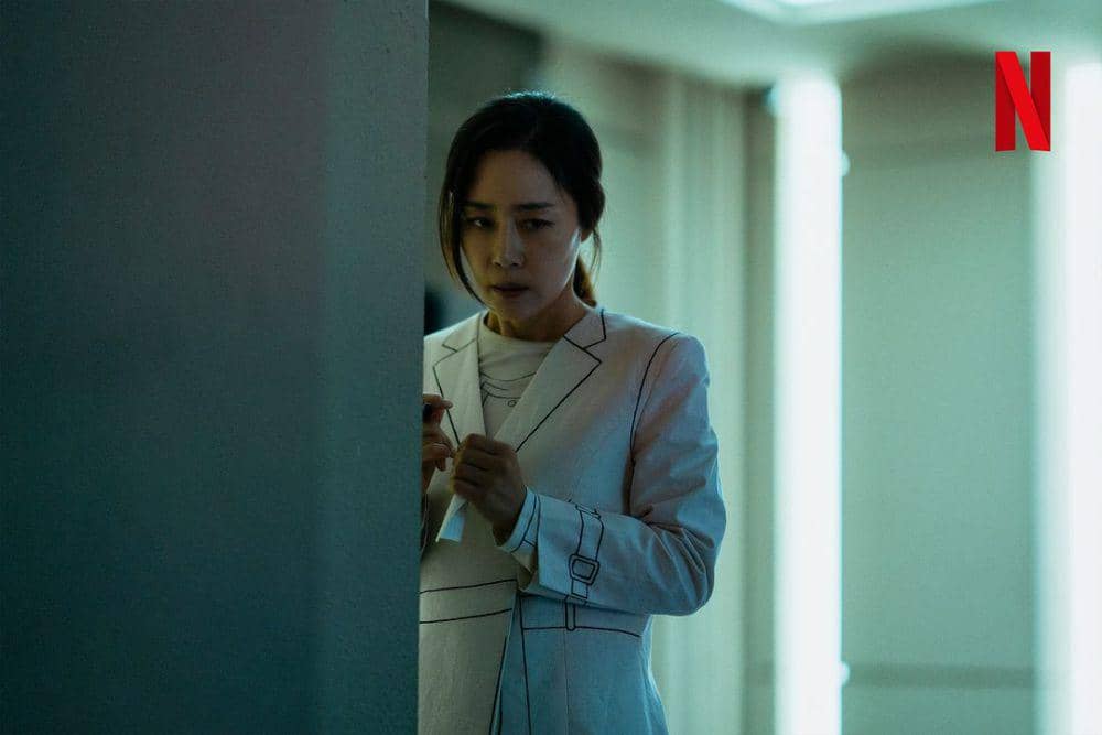 Mun Jung (Moon Jeong Hee) di drakor The 8 Show (instagram.com/netflixkr)