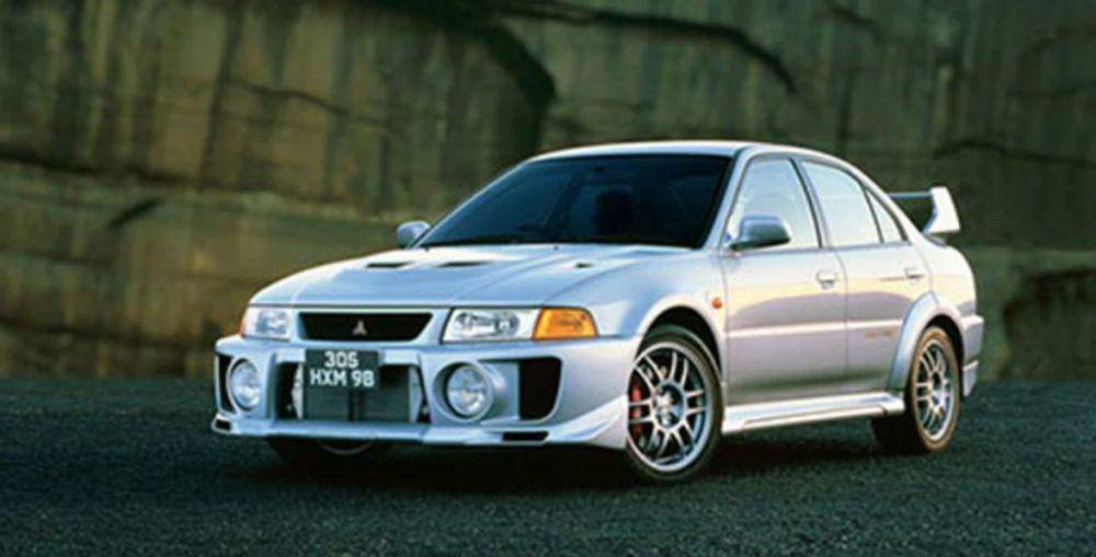 ilustrasi gambar mobil Mitsubishi Lancer. (Generasi Kelima). (Otoblitz.net)