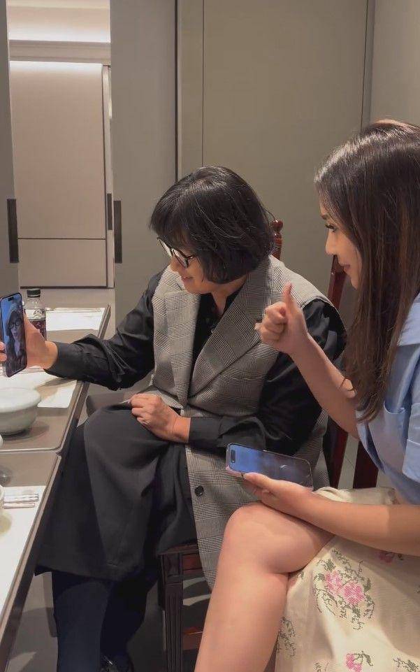 potret Nagita Slavina video call Dara 2NE1 (instagram.com/raffinagita1717)