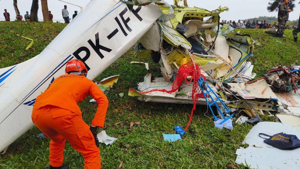 Dua Orang Masih Terjebak di Badan Pesawat yang Jatuh di BSD
