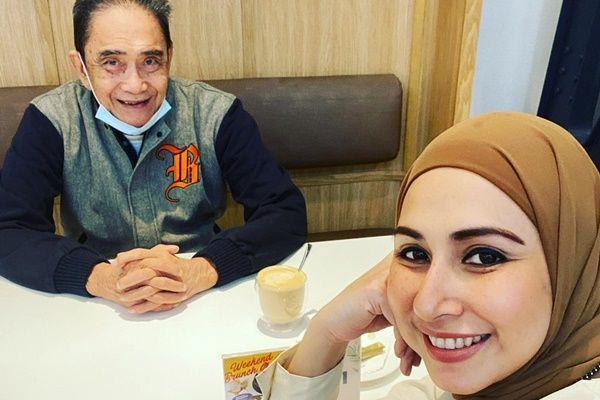 7 Potret Kedekatan Deswita Maharani dan Ayah yang Meninggal Dunia
