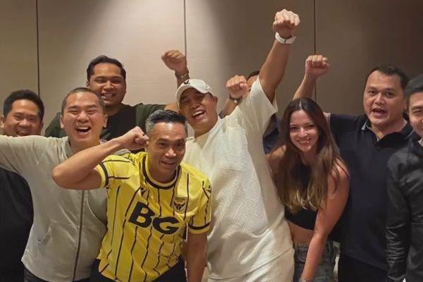 7 Potret Keluarga Bakrie Rayakan Promosi Klub Inggris Milik Anindya
