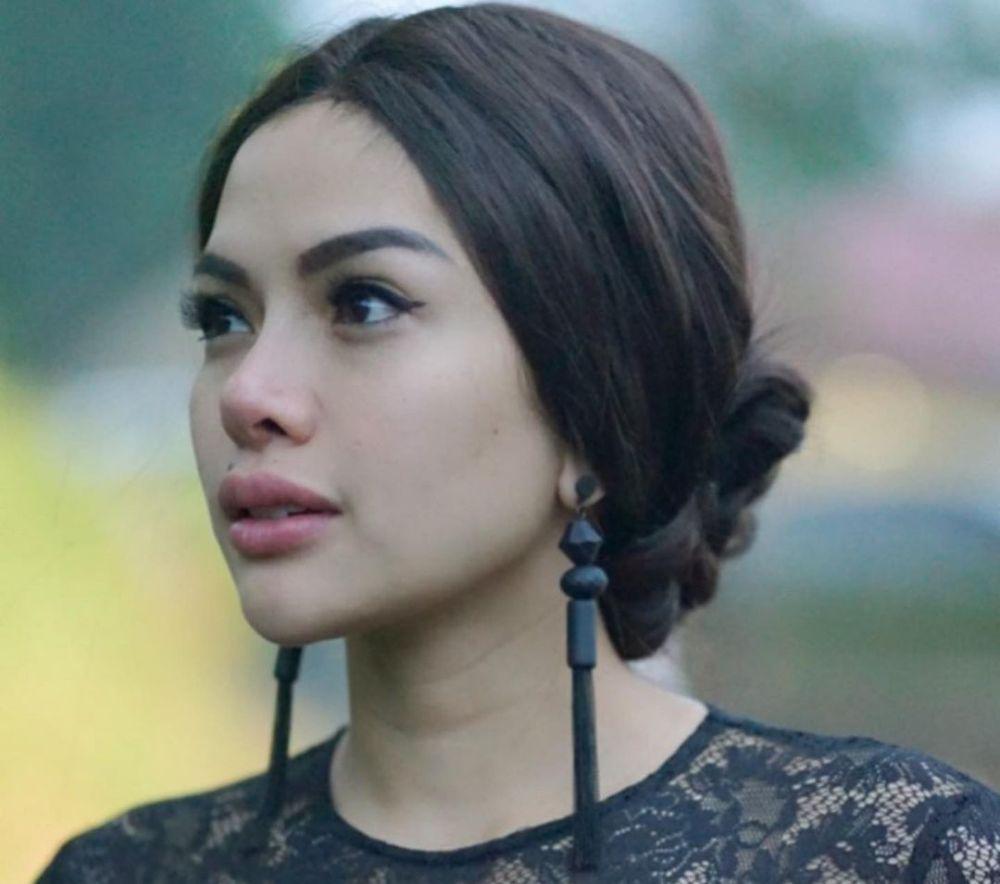 7 Film Nikita Mirzani, Tuhan Izinkan Aku Berdosa Karya Hanung