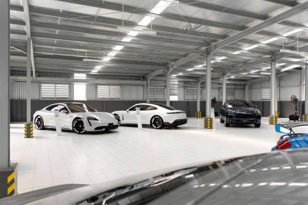 Eurokars Pamerkan Mobil Mewah Bekas, Ada Porsche hingga Bentley