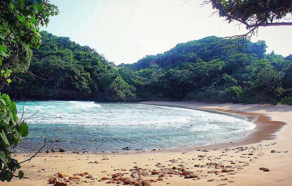 Pantai Mbehi Malang (instagram.com/shem_arciel)