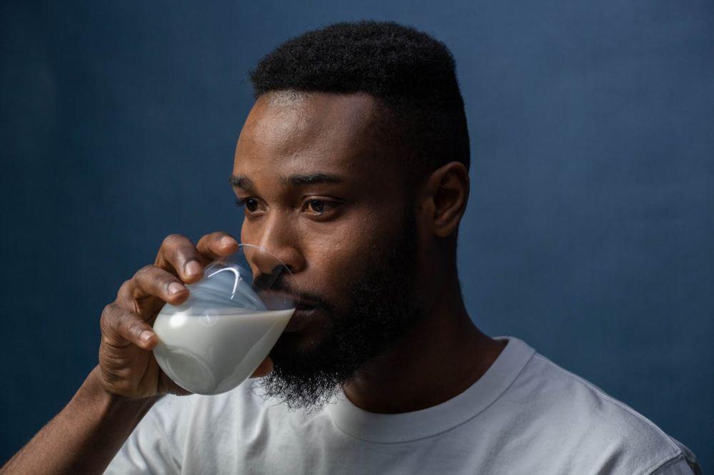 Perut Mulas Sehabis Minum Susu? Ketahui Penyebabnya