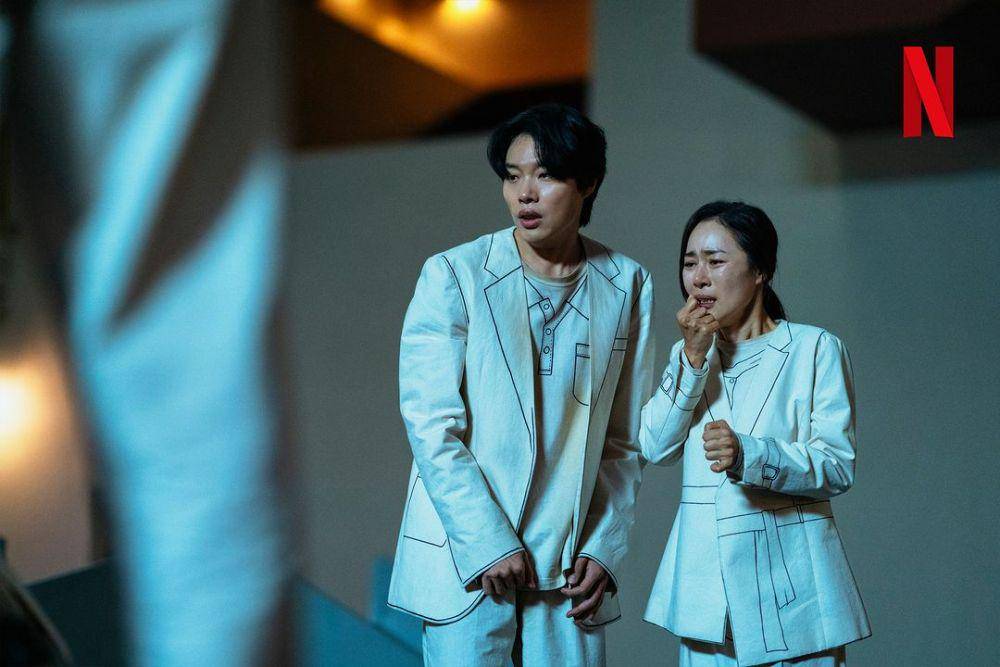 cuplikan Ryu Jun Yeol dan Moon Jeong Hee di drakor The 8 Show (instagram.com/netflixkr)