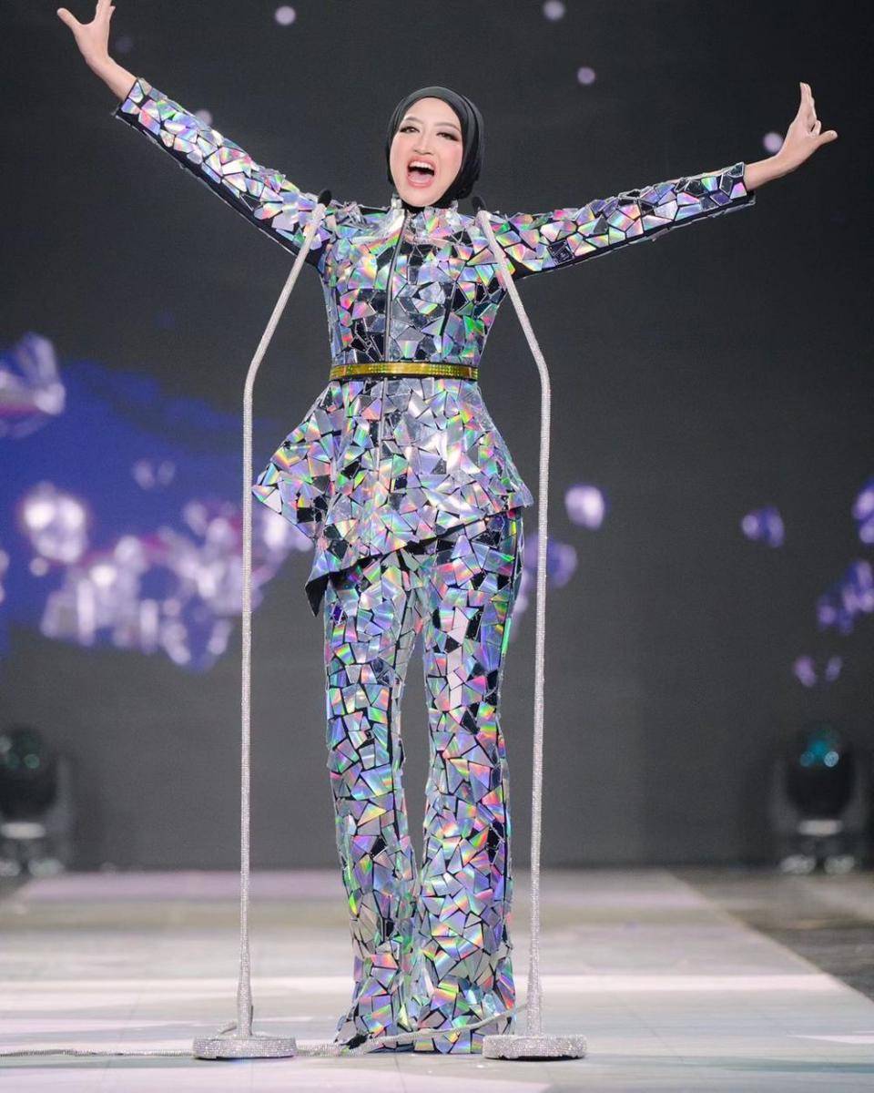 Potret Jajaran 20 Besar Miss Mega Bintang 2024 Saat Opening Number (Instagram.com/yayasanduniamegabintang)