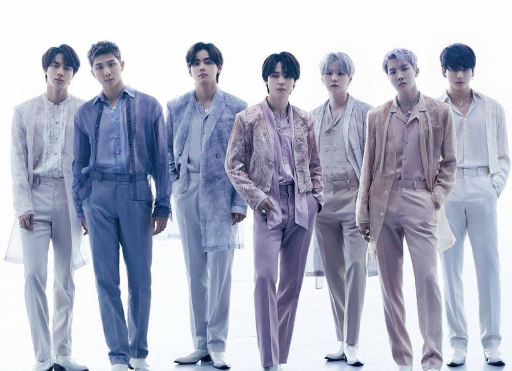 BTS (instagram.com/bts.bighitofficial)