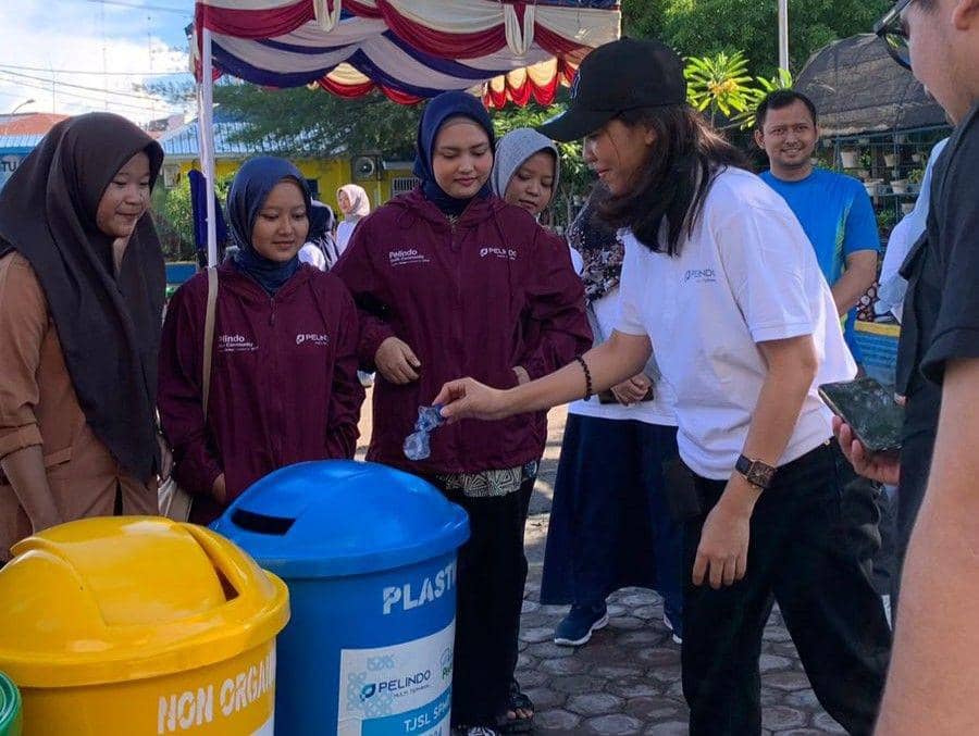 SPMT menggandeng Ecofriendly Board hadir di SMAS Hang Tuah Belawan, Medan untuk melakukan edukasi pilah pilih sampah  pada Jumat (17/5/2024) (Dok. IDN Times)