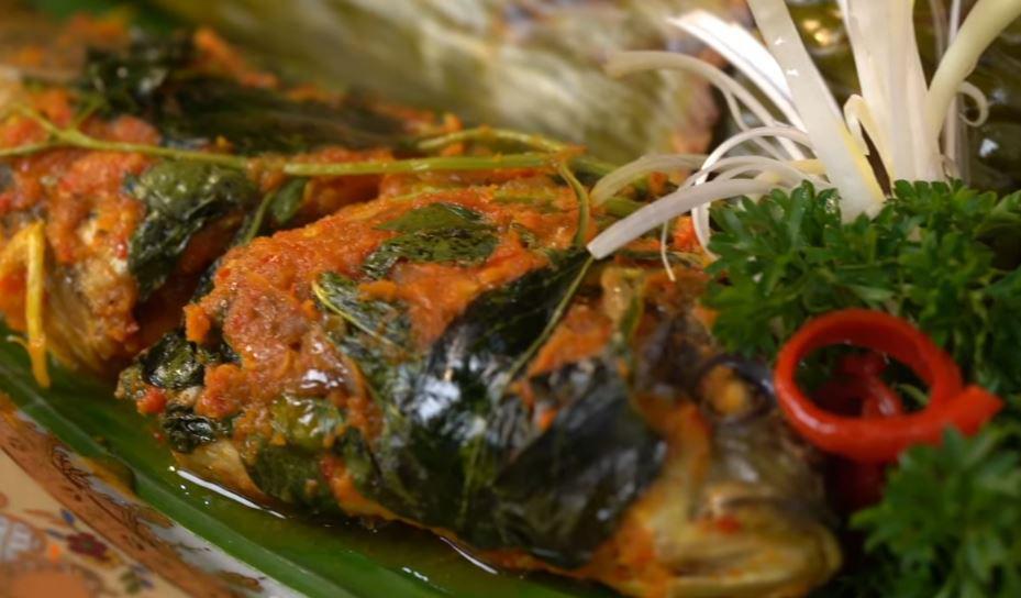 Resep Pepes Ikan Mas Bakar, Menu Rumahan Simple, Aromatik, dan Smokey!