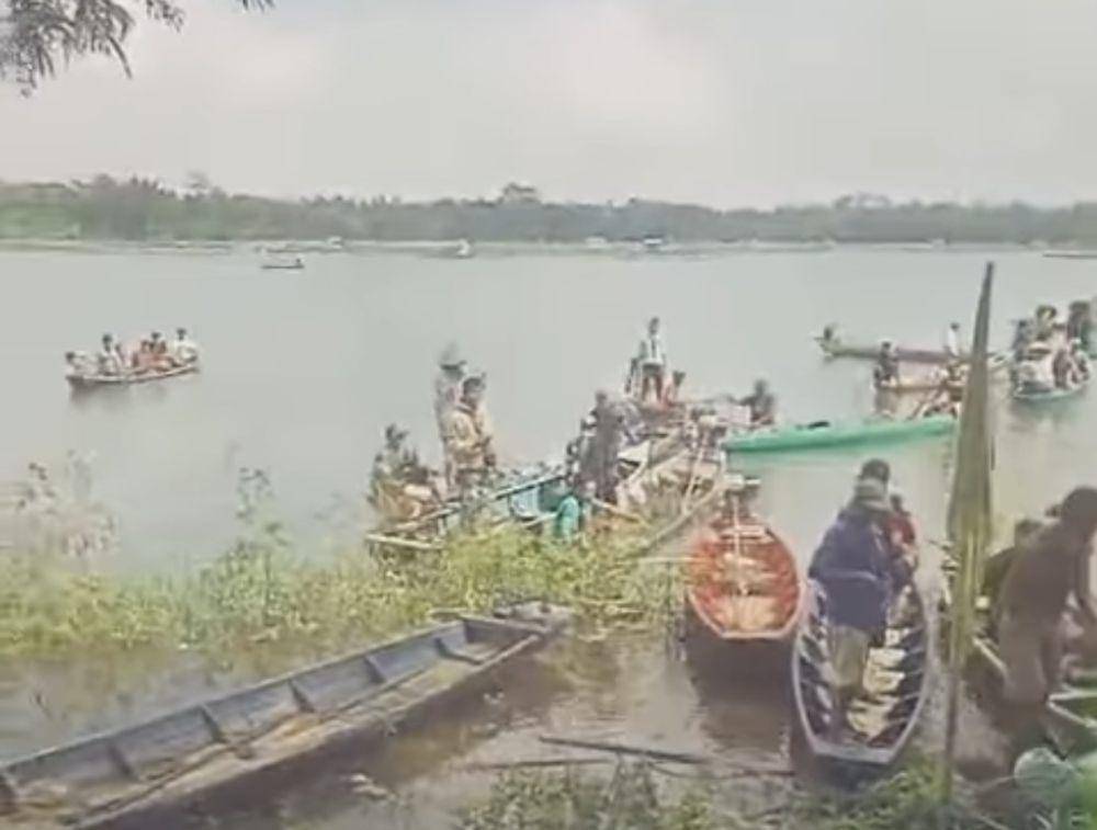 Evakuasi korban tenggelam di aliran Sunga Brantas di Desa Sumberpetung, Kecamatan Kalipare, Kabupaten Malang. (Dok. Polsek Kalipare)