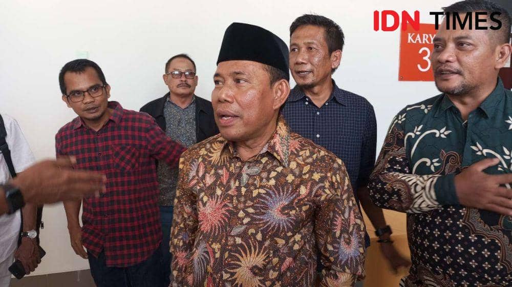 Bupati KSB Musyafirin. (IDN Times/Muhammad Nasir)