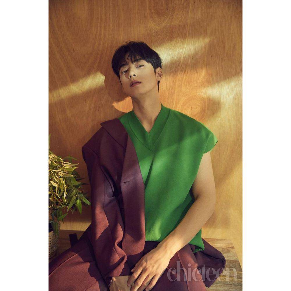 sleeveless top ala Cha Eun Woo ASTRO (instagram.com/eunwo.o_c)
