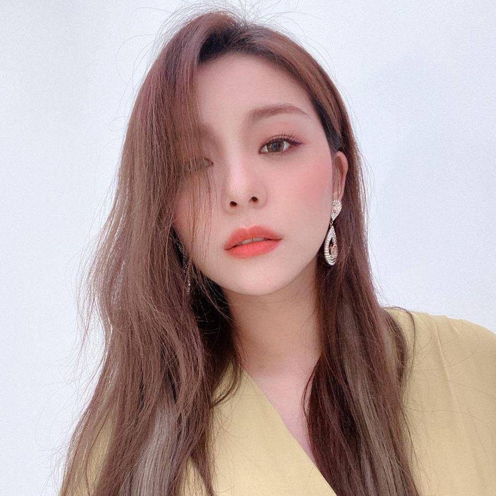 makeup look minimalis untuk first date (instagram.com/aileeonline)