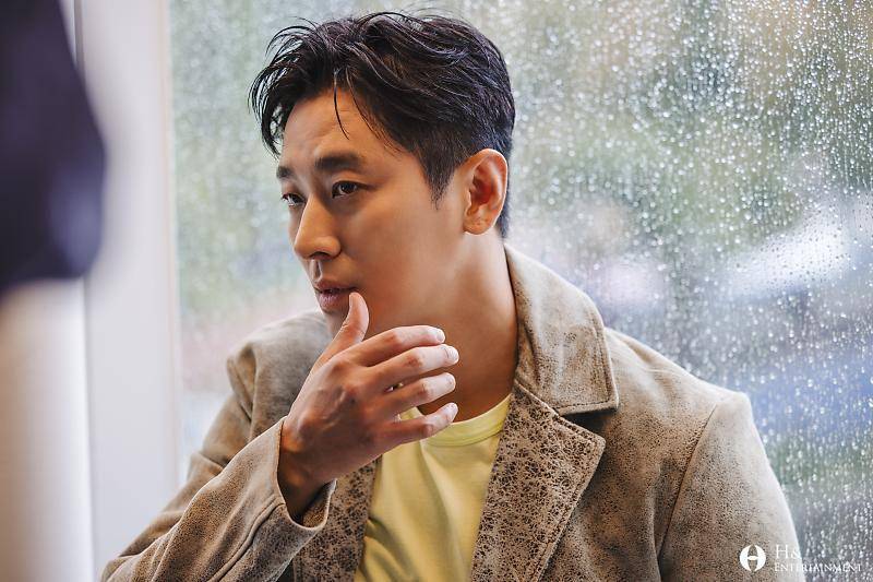 Ju Ji Hoon (post.naver.com/블리츠웨이스튜디오)