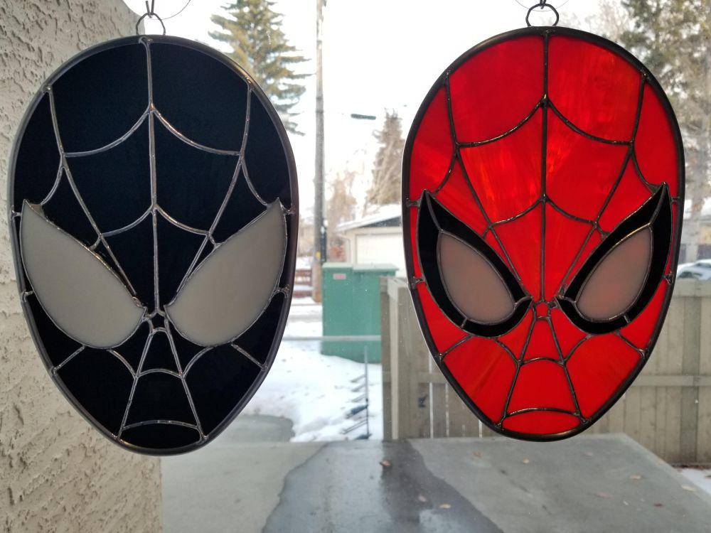 potret kaca patri tema Spider-Man (reddit.com/user/greatbigCword)